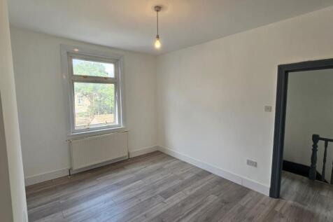 Strone Road, Manor Park, Newham, London photo 3