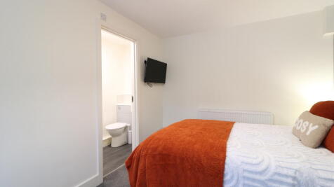 1 Croft Avenue Room 1 5.JPG