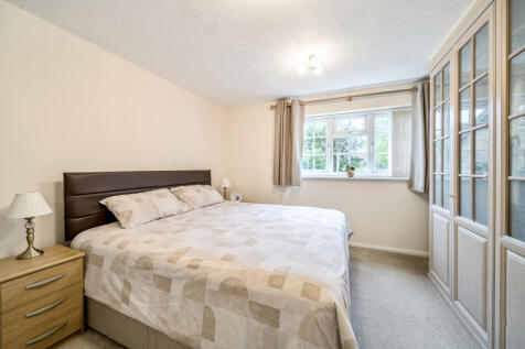 1365652-3-68ee765...