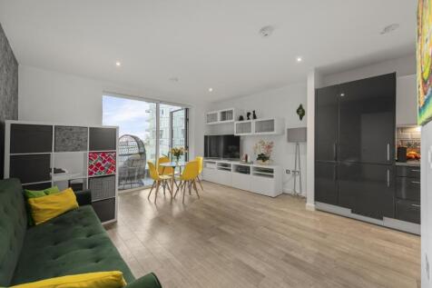 London, SE10 - property photo