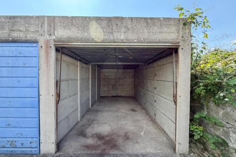 Garage to rear