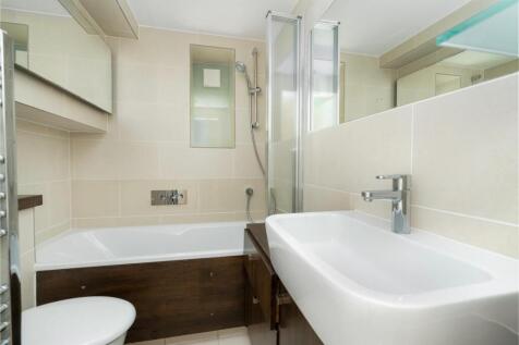 28 To Let 2 Bedroom Flat garden N1 EC1 www.steele.