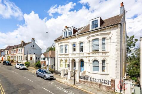 Highcroft Villas 52, Flat 4-016.JPG