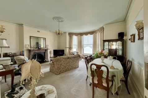 Living Room: