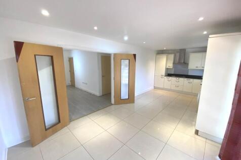 Arundel Drive, Borehamwood photo 4