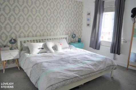 Hennessy Crescent, Newbury, RG14 photo 4