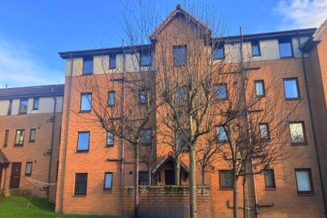2-bed flat on Church Street, Glasgow, G69, £850/mo