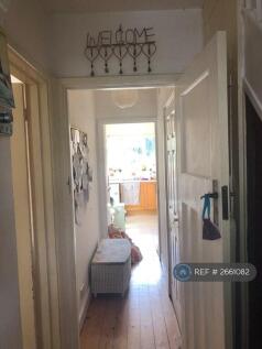 Harcourt Drive, Canterbury, CT2 photo 4