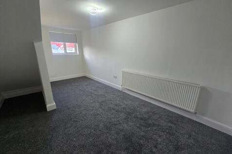 Meadow Close, Enfield photo 4