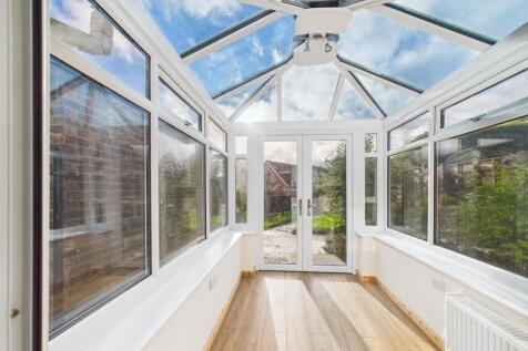 CAM02093G0-PR0061-STILL004