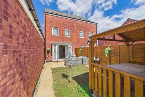 CAM02023G0-PR0151-STILL017