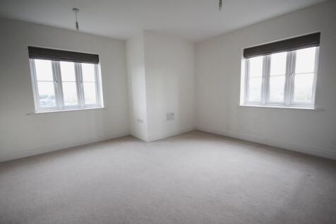 Charlock Place, Warfield photo 3