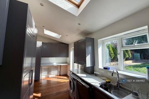 Kitchen (Alt View)