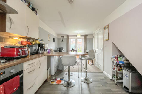 KITCHEN/LOUNGE