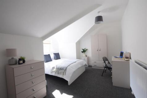 27/28 - Yarborough Road - Student House photo 3