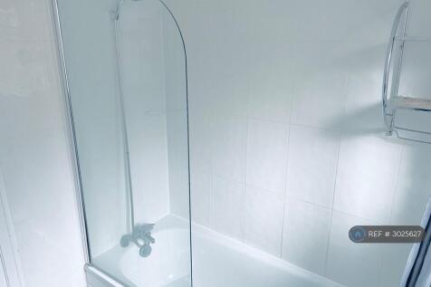 Bathroom (Wc, Sink, Shower/Bath)