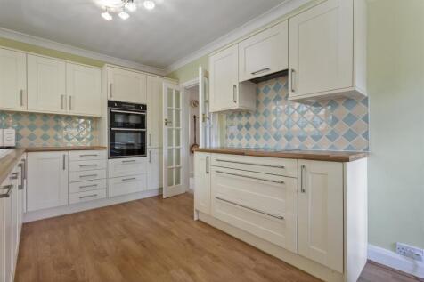 15 Foamcourt Waye_013.JPG