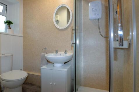 Shower Room 1.jpg