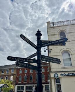 Wantage sign.jpg