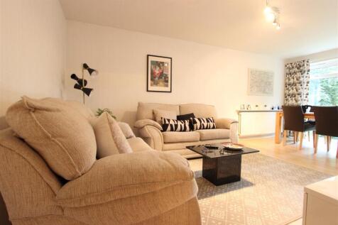Adamsrill Close, Enfield, EN1 photo 5