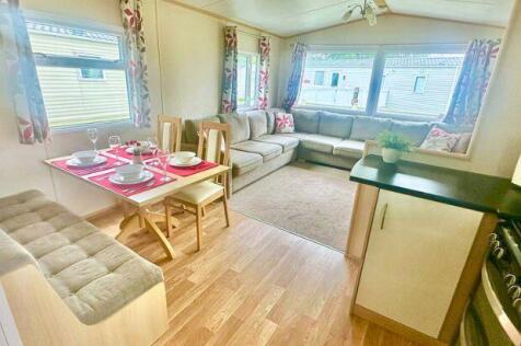 Carnaby Accolade Dining Living Area At Hoburne Bas