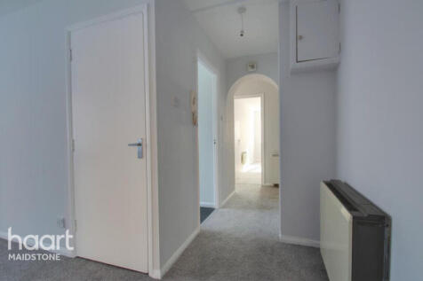 Lesley Place, Buckland Hill, Maidstone photo 4