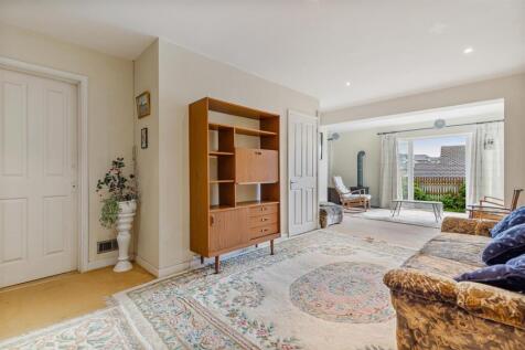 A18 - 23 Highfield Drive Kingsbridge - 260622.jpg