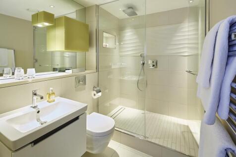 CTQ_E1B_BATHROOM.jpg