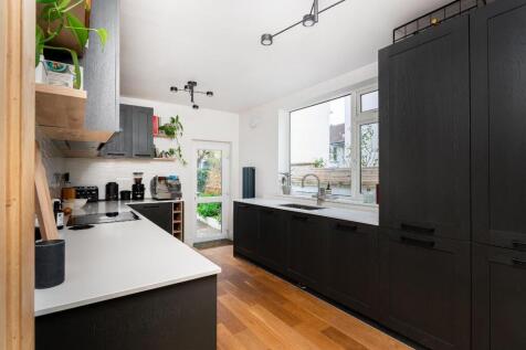 8V8ARD - Kitchen F.jpg