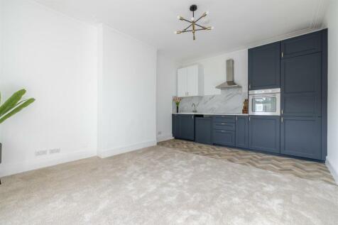 Cavendish Drive, Leytonstone, E11 photo 4