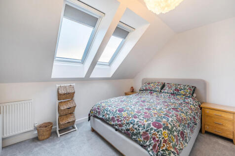 1377012-19-691225...