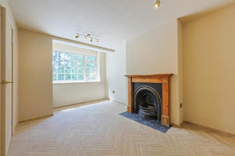 Newly Refurbished 2 Bedroom Flat to Let ¿ 533 C