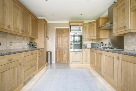 house-rookery-way-lower-kingswood-135.jpg