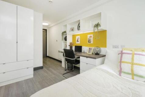 NEWCASTLE UPON TYNE | STUDENT | SEPTEMBER | NE2 photo 3