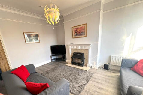 Knowle Mount,  Leeds, LS4 photo 5