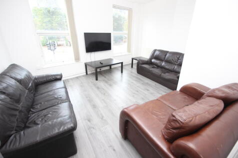 8-bed flat on Smithdown Road, Wavertree, Liverpool, £563/mo