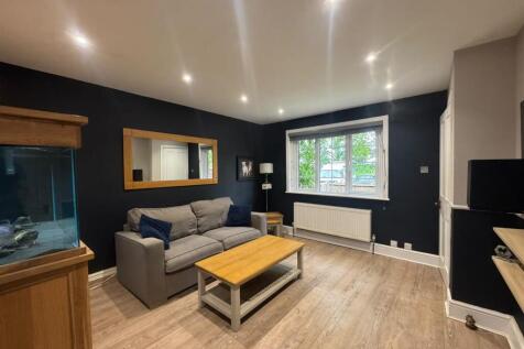 Lounge 1.jpg
