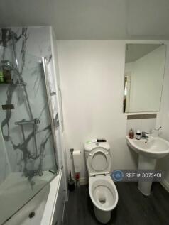 Refurbished Upstairs Bathroom Pic2 