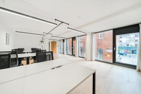 1300527186839fe5a9f79eARW 2.jpg