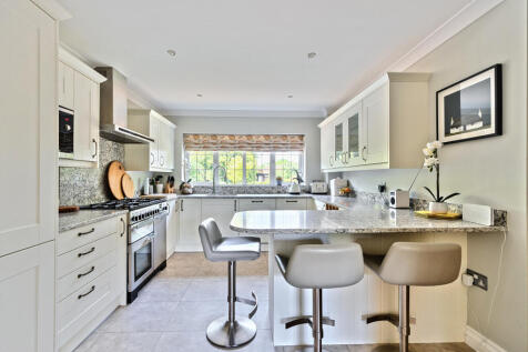 1290281-9-683d874...