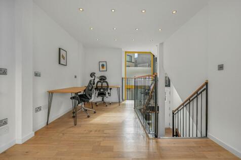 hall 3.jpg