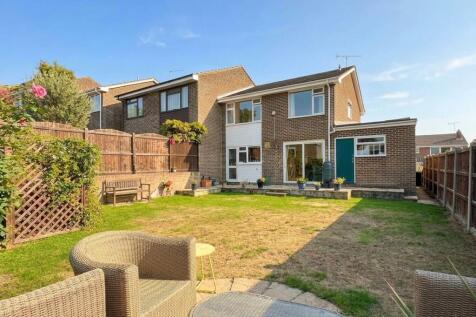 Garden to House