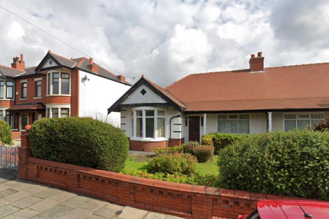 Blackpool, FY3 - property photo