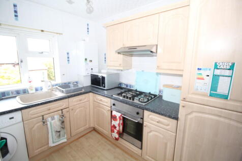 Queens Drive, Wrenthorpe photo 3