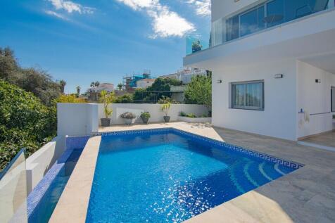 Infinity pool