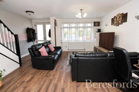 Southend Arterial Road, Gidea Park, RM2 photo 3