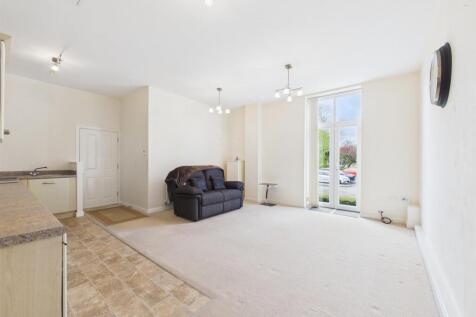 Open plan kitchen/dining/living: