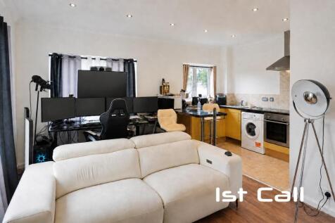 Open Plan Lounge/ Kitchen