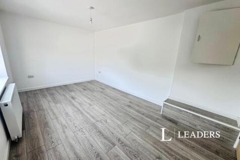 London Road, Chesterton, Newcastle, ST5 photo 4