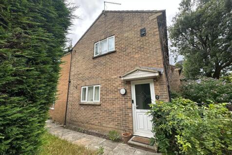 3-bed semi-detached on Trinity Road, Headington, Oxford, £2,200/mo